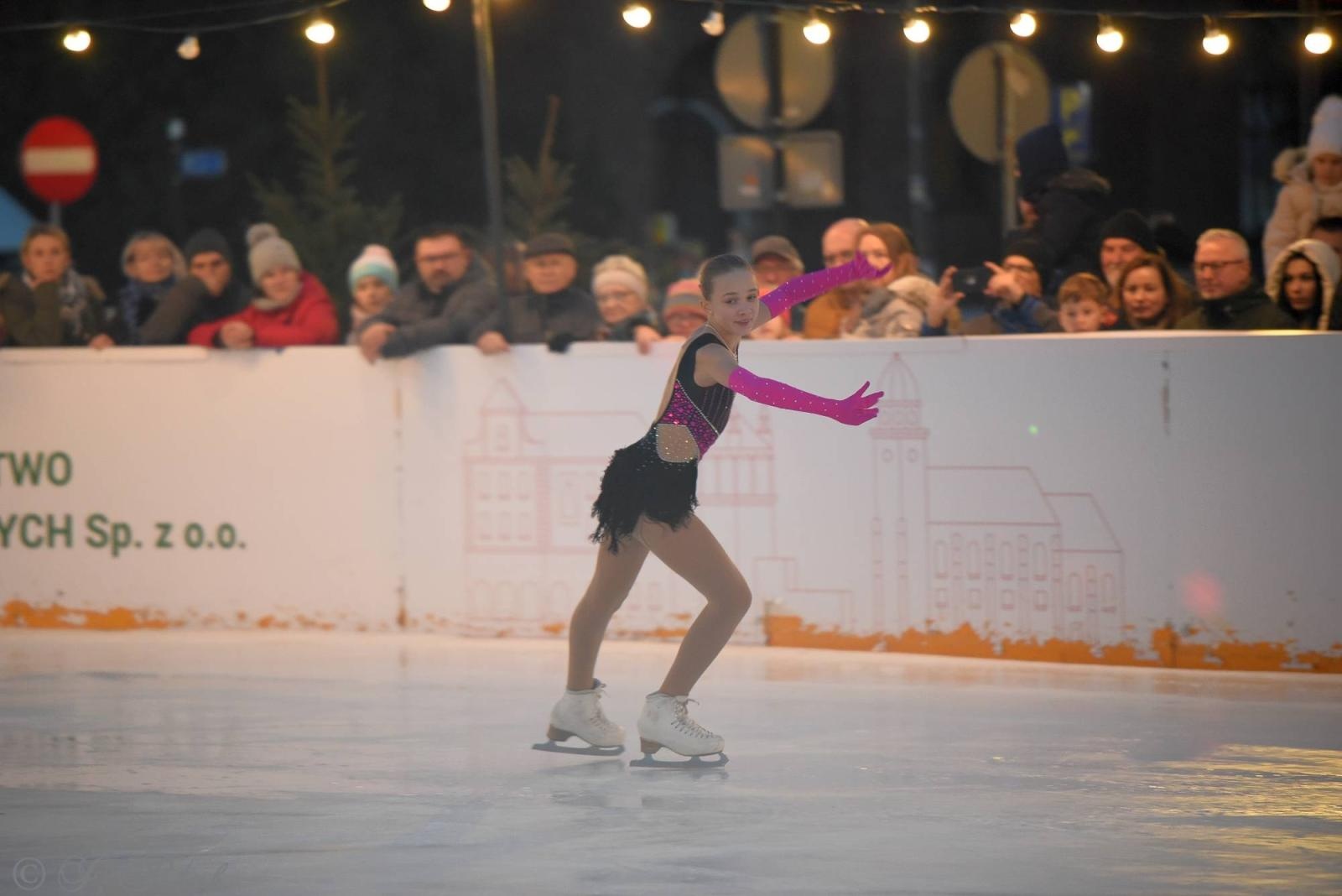 Zdjęcie w galerii na portalu naszraciborz.pl: Ice show na raciborskim Rynku [FOTO i WIDEO] wiadomości z regionu