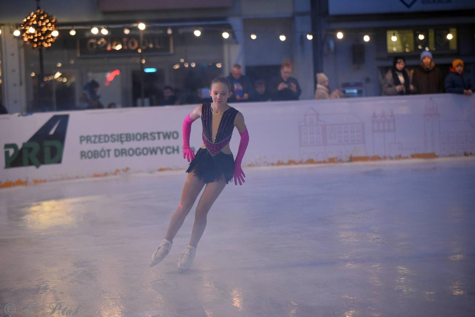 Zdjęcie w galerii na portalu naszraciborz.pl: Ice show na raciborskim Rynku [FOTO i WIDEO] wiadomości z regionu