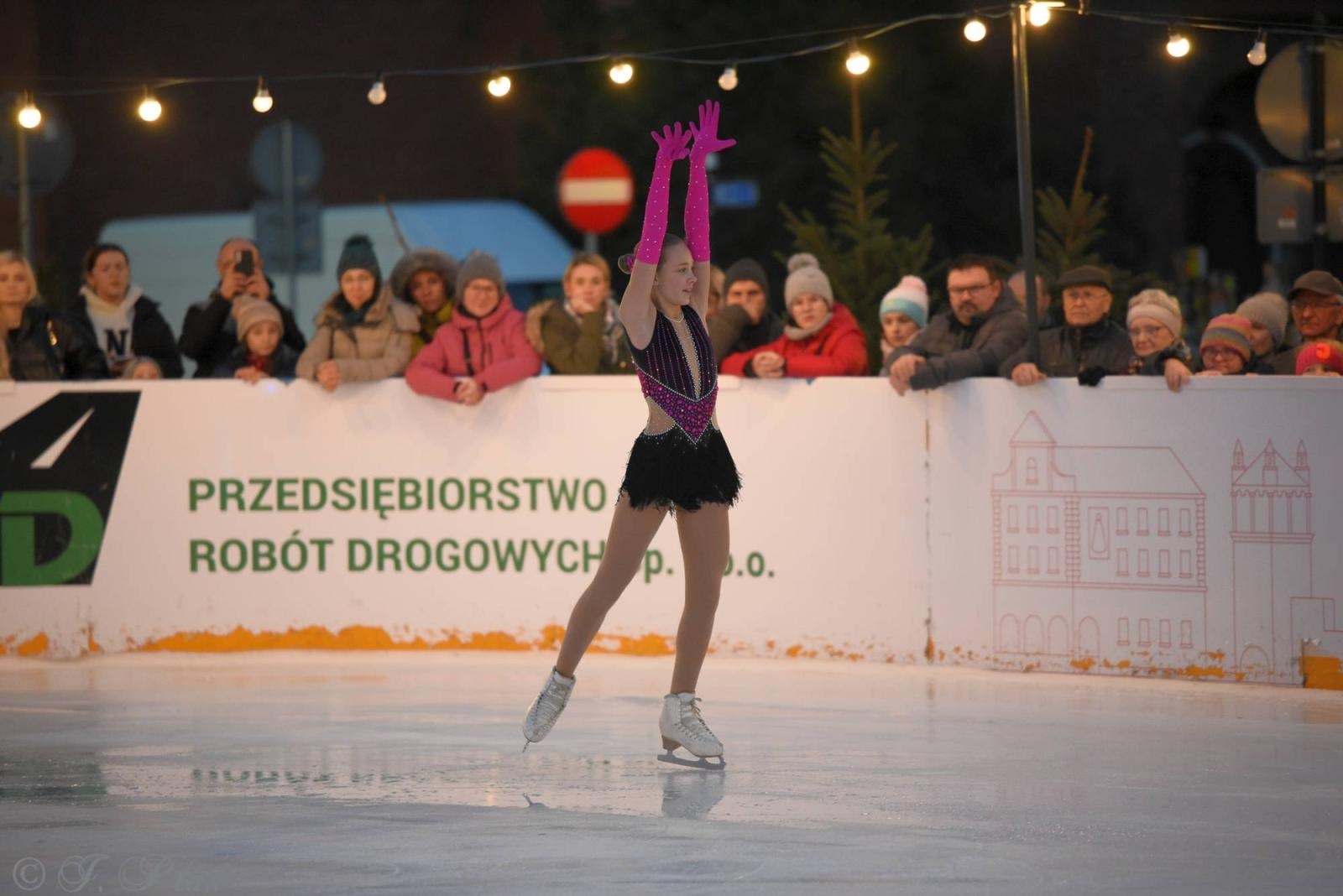 Zdjęcie w galerii na portalu naszraciborz.pl: Ice show na raciborskim Rynku [FOTO i WIDEO] wiadomości z regionu