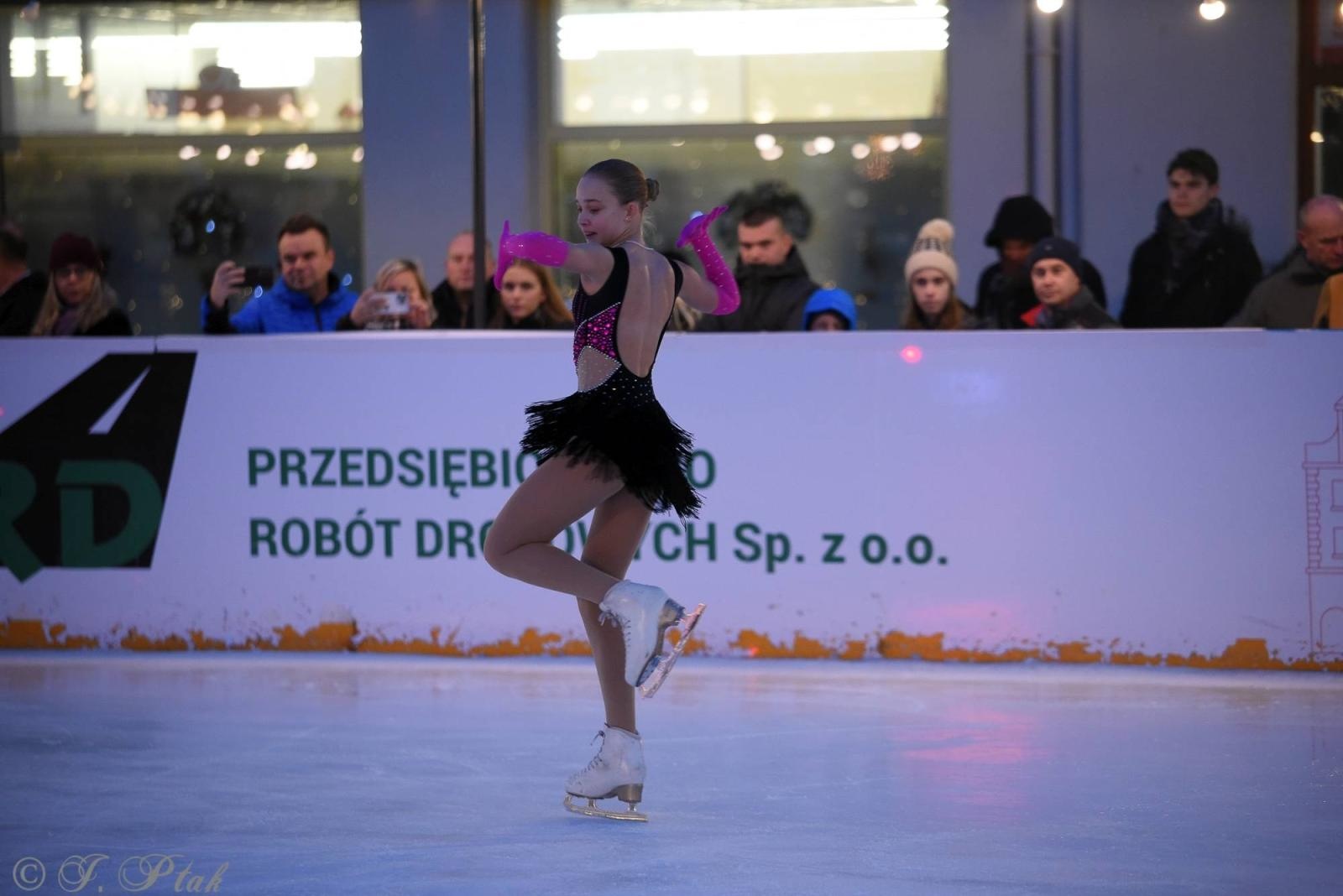 Zdjęcie w galerii na portalu naszraciborz.pl: Ice show na raciborskim Rynku [FOTO i WIDEO] wiadomości z regionu