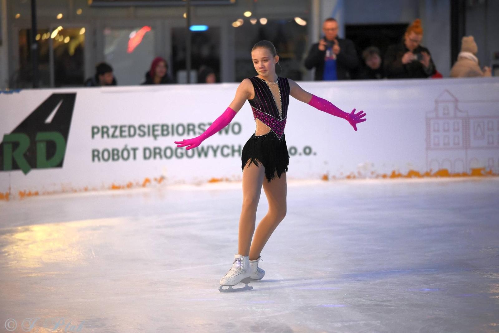 Zdjęcie w galerii na portalu naszraciborz.pl: Ice show na raciborskim Rynku [FOTO i WIDEO] wiadomości z regionu