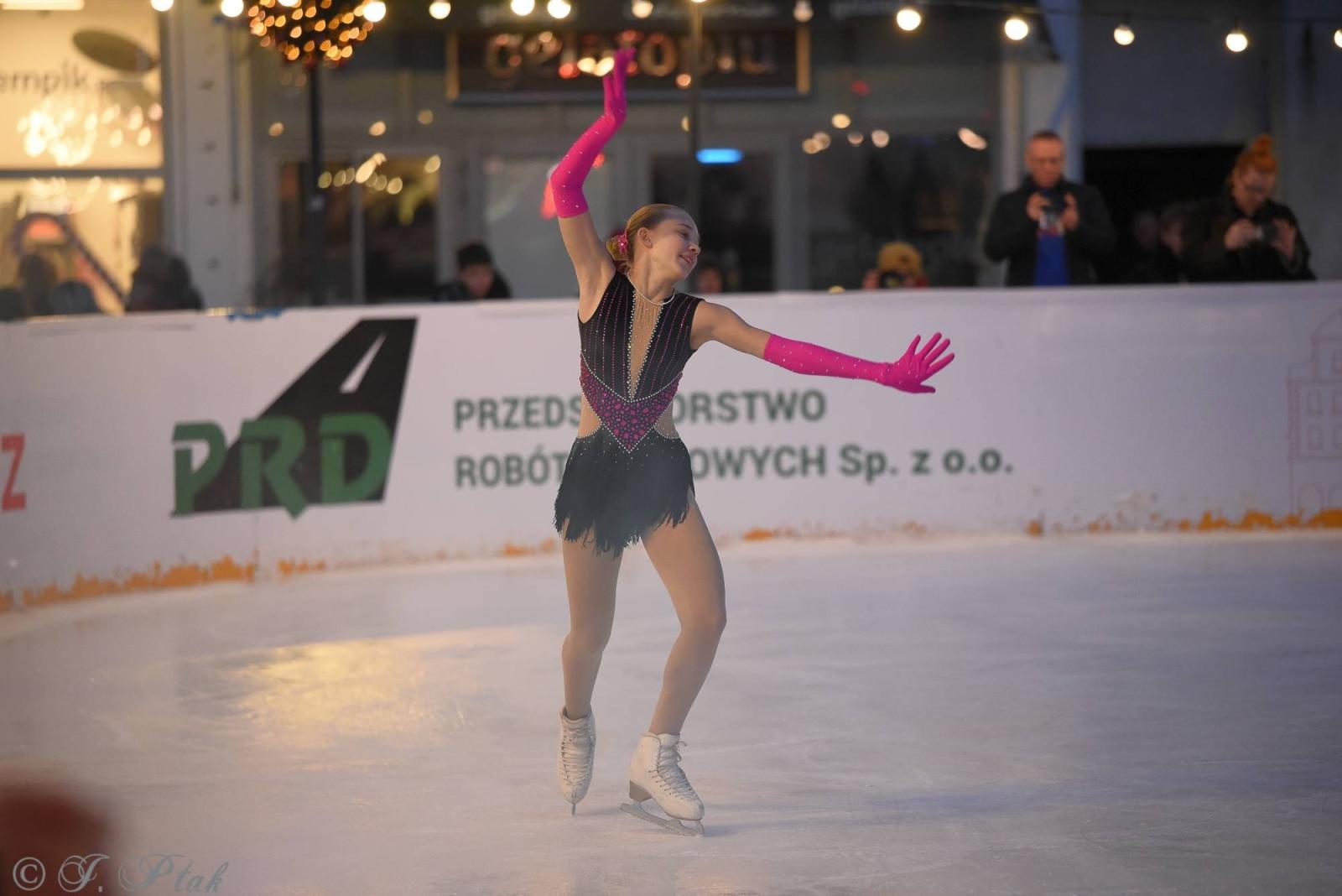 Zdjęcie w galerii na portalu naszraciborz.pl: Ice show na raciborskim Rynku [FOTO i WIDEO] wiadomości z regionu