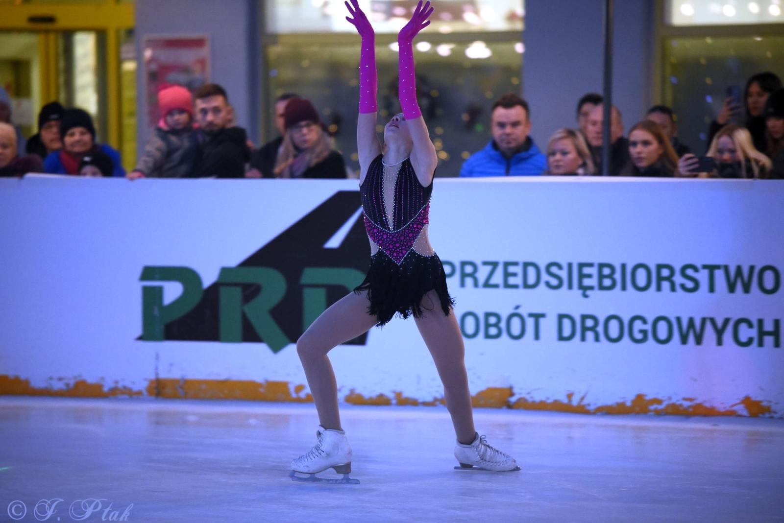 Zdjęcie w galerii na portalu naszraciborz.pl: Ice show na raciborskim Rynku [FOTO i WIDEO] wiadomości z regionu