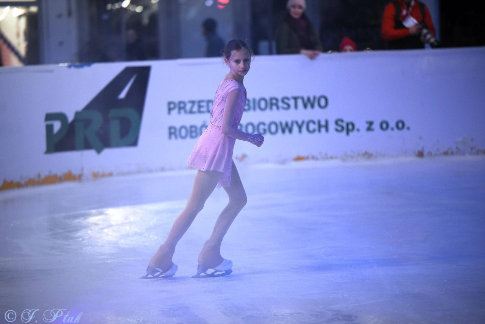 Zdjęcie w galerii na portalu naszraciborz.pl: Ice show na raciborskim Rynku [FOTO i WIDEO] wiadomości z regionu