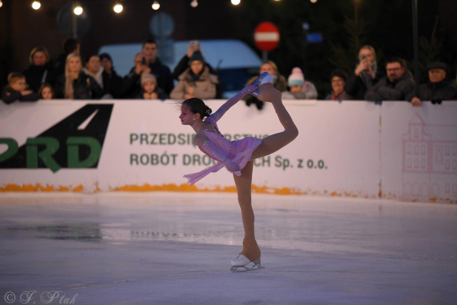 Zdjęcie w galerii na portalu naszraciborz.pl: Ice show na raciborskim Rynku [FOTO i WIDEO] wiadomości z regionu