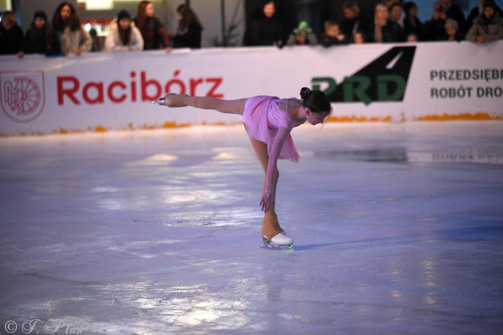 Zdjęcie w galerii na portalu naszraciborz.pl: Ice show na raciborskim Rynku [FOTO i WIDEO] wiadomości z regionu