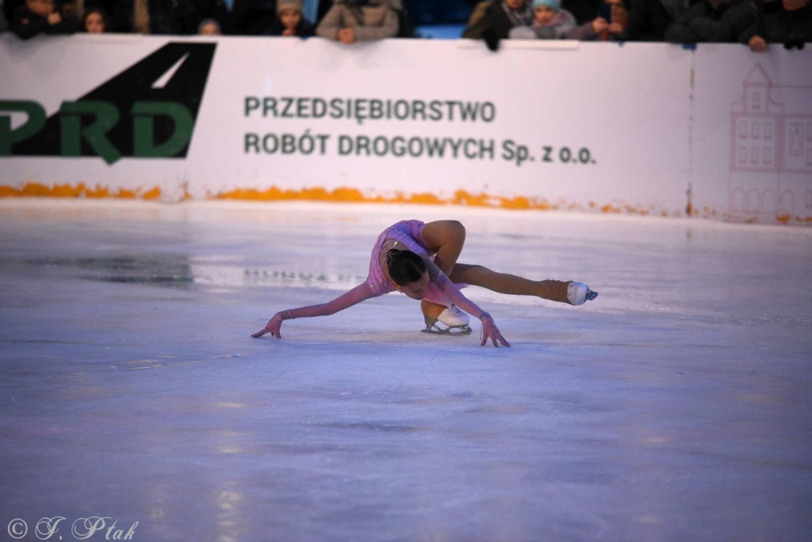 Zdjęcie w galerii na portalu naszraciborz.pl: Ice show na raciborskim Rynku [FOTO i WIDEO] wiadomości z regionu
