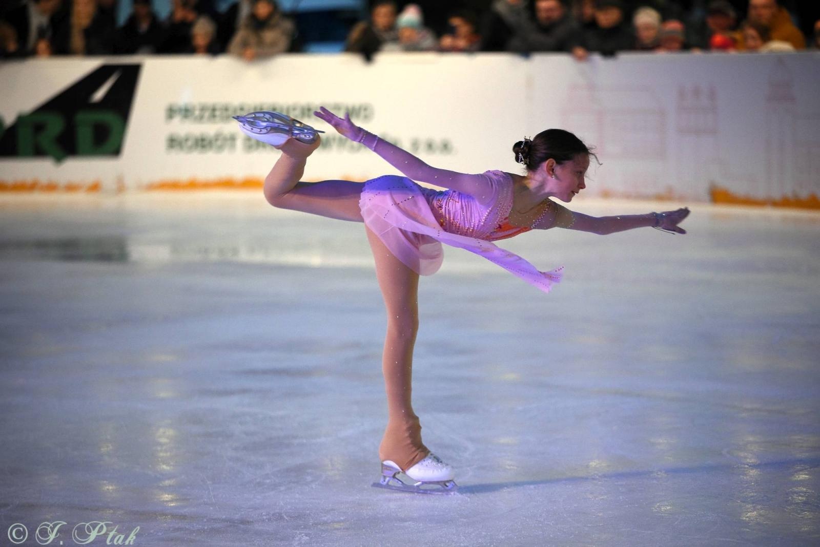 Zdjęcie w galerii na portalu naszraciborz.pl: Ice show na raciborskim Rynku [FOTO i WIDEO] wiadomości z regionu