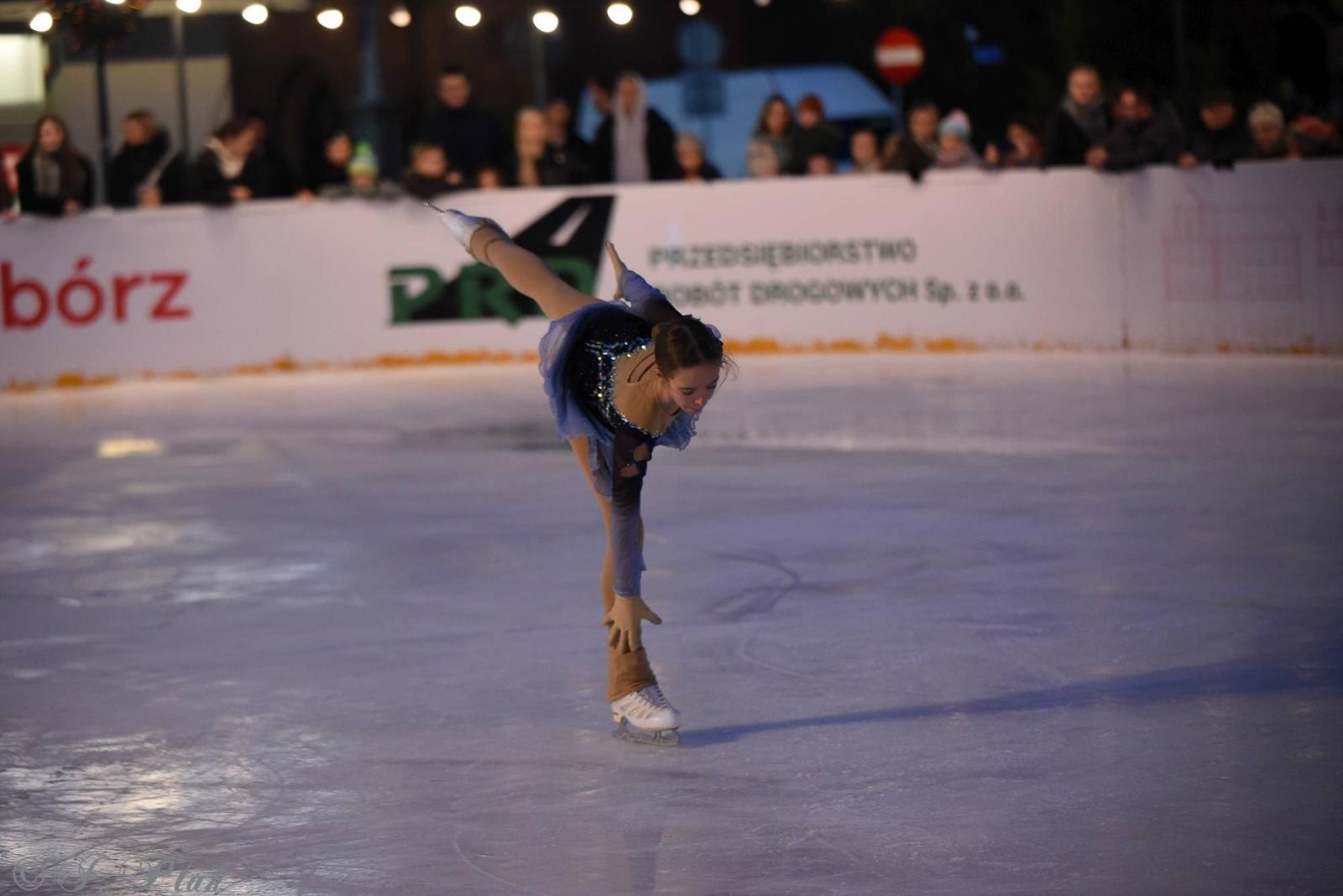 Zdjęcie w galerii na portalu naszraciborz.pl: Ice show na raciborskim Rynku [FOTO i WIDEO] wiadomości z regionu