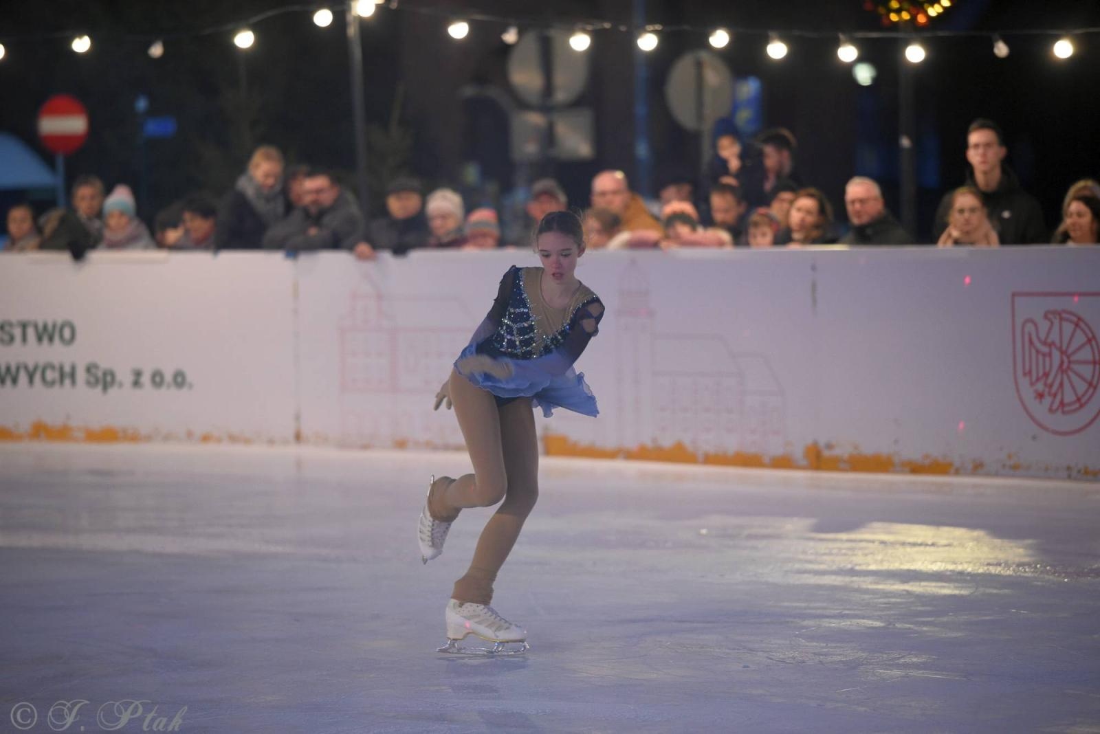 Zdjęcie w galerii na portalu naszraciborz.pl: Ice show na raciborskim Rynku [FOTO i WIDEO] wiadomości z regionu