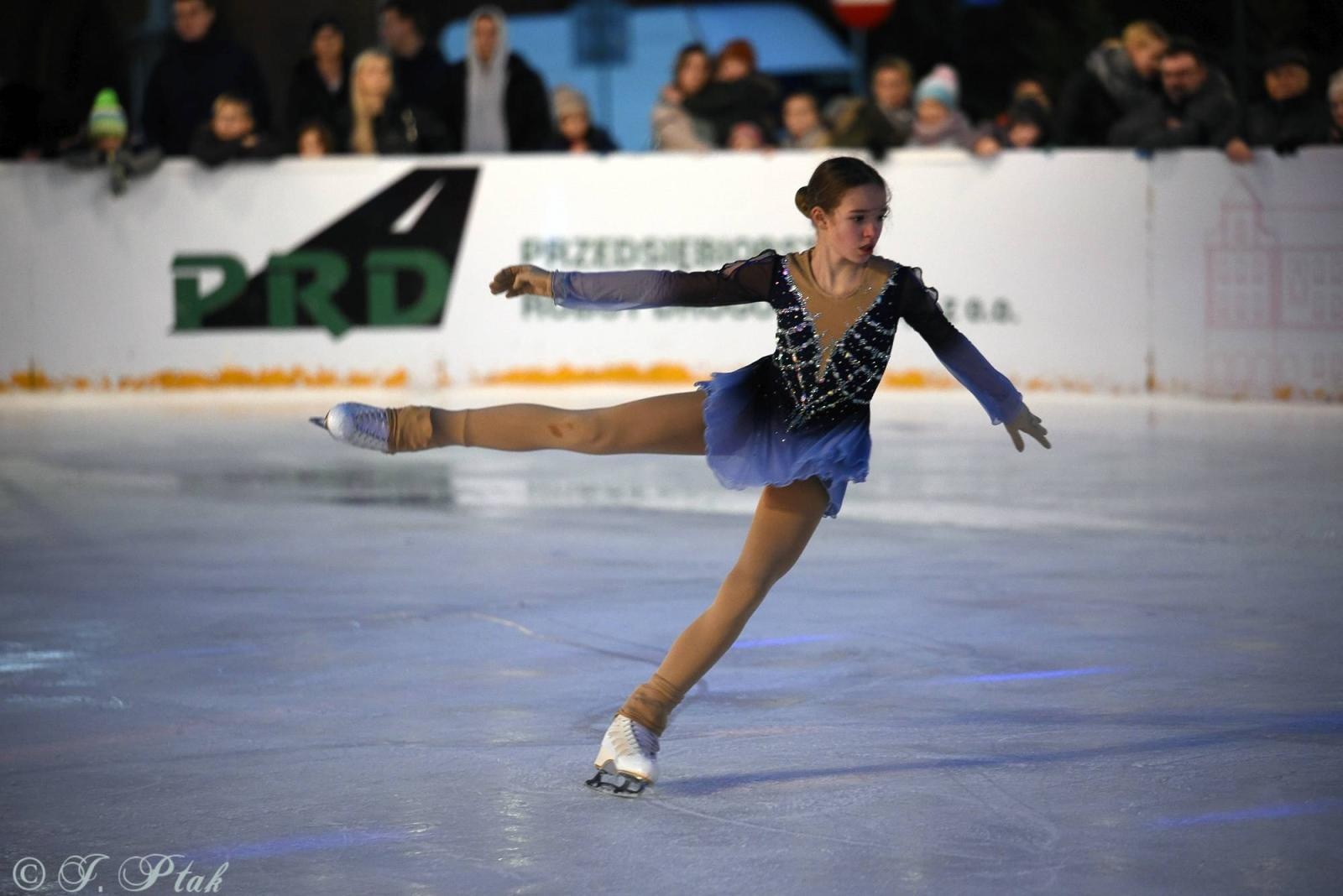 Zdjęcie w galerii na portalu naszraciborz.pl: Ice show na raciborskim Rynku [FOTO i WIDEO] wiadomości z regionu
