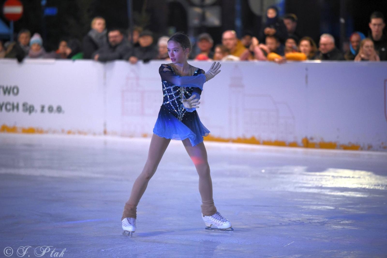 Zdjęcie w galerii na portalu naszraciborz.pl: Ice show na raciborskim Rynku [FOTO i WIDEO] wiadomości z regionu