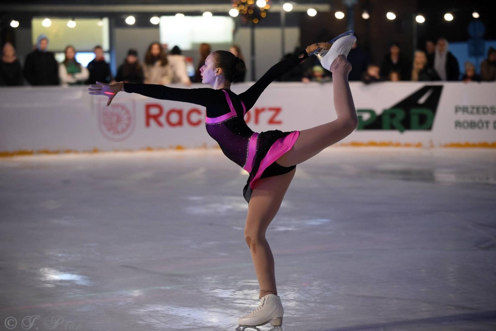 Zdjęcie w galerii na portalu naszraciborz.pl: Ice show na raciborskim Rynku [FOTO i WIDEO] wiadomości z regionu