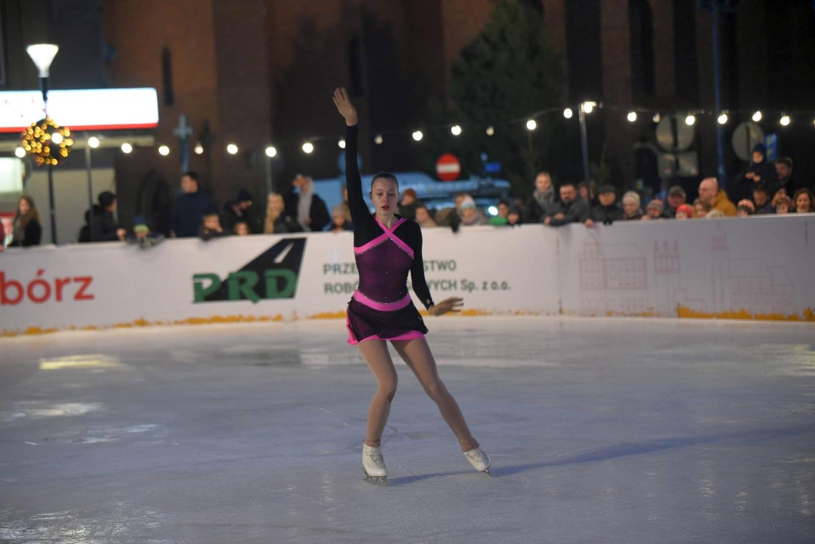 Zdjęcie w galerii na portalu naszraciborz.pl: Ice show na raciborskim Rynku [FOTO i WIDEO] wiadomości z regionu
