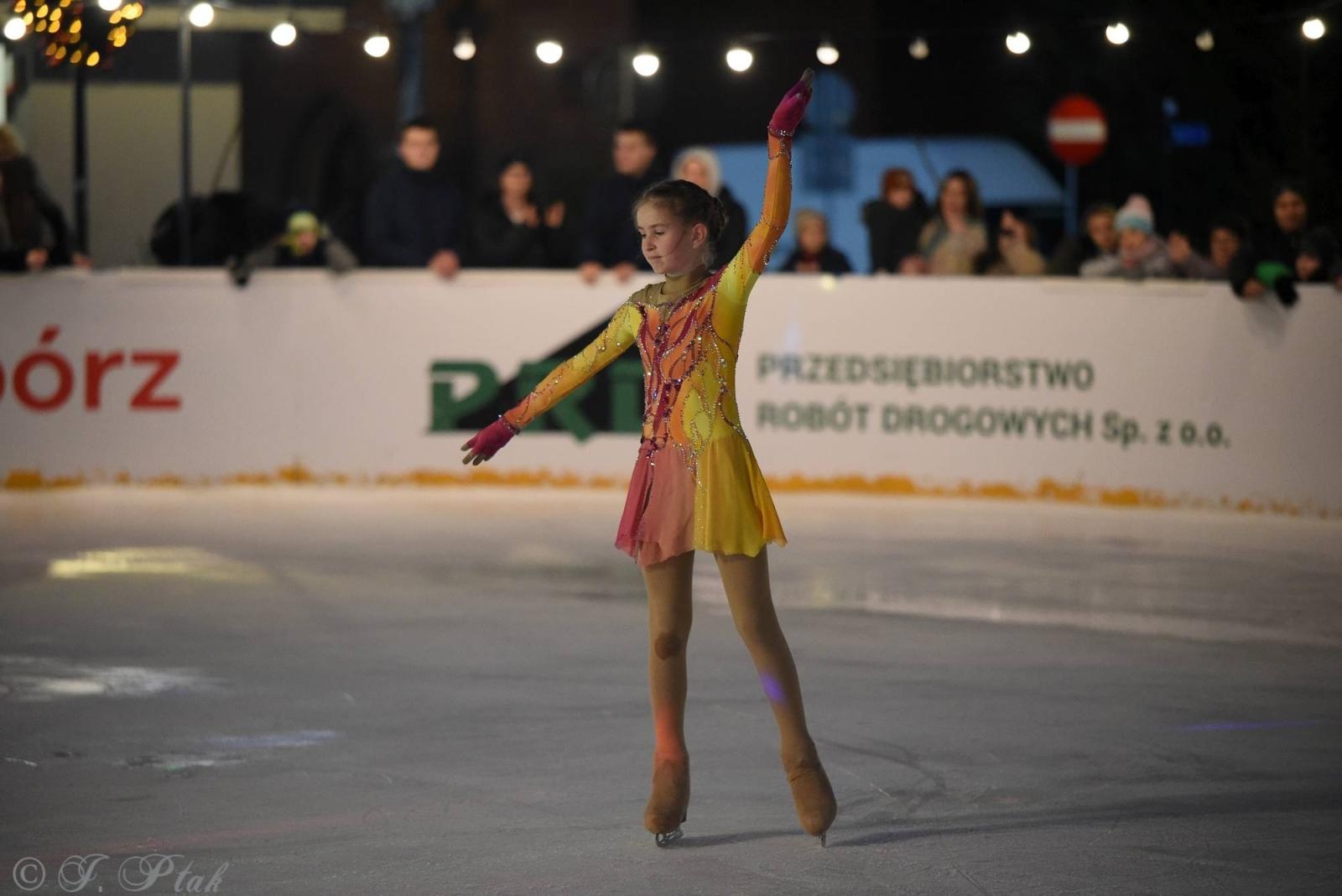 Zdjęcie w galerii na portalu naszraciborz.pl: Ice show na raciborskim Rynku [FOTO i WIDEO] wiadomości z regionu