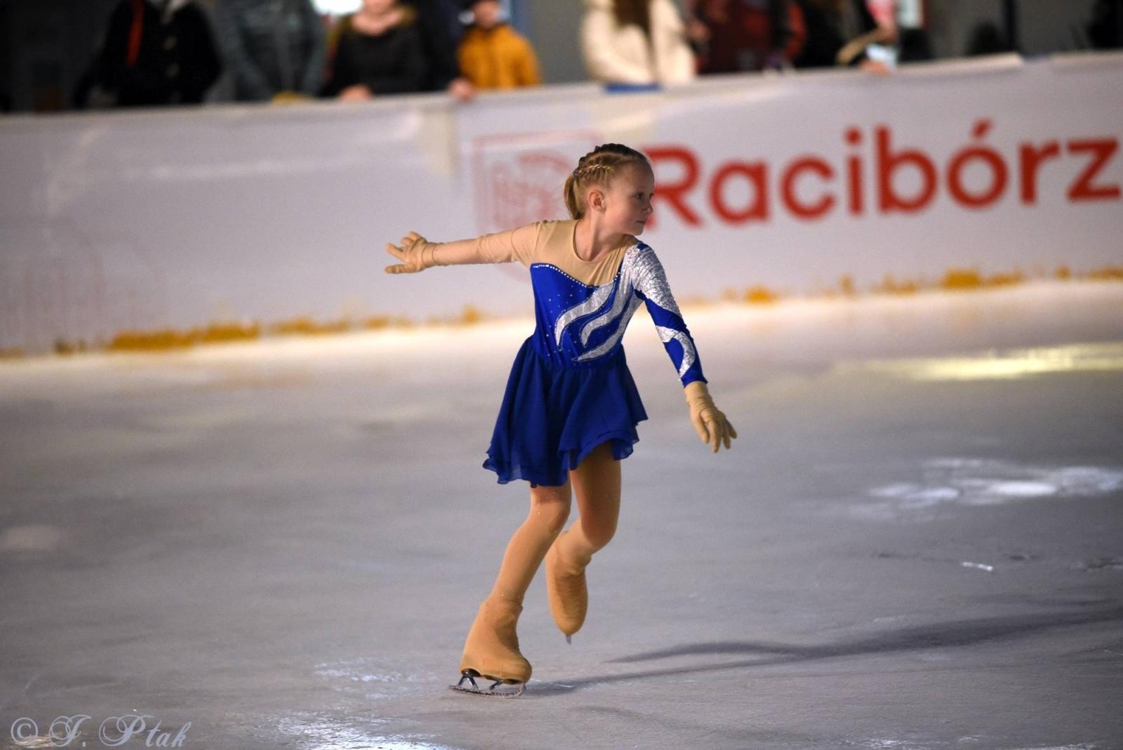 Zdjęcie w galerii na portalu naszraciborz.pl: Ice show na raciborskim Rynku [FOTO i WIDEO] wiadomości z regionu