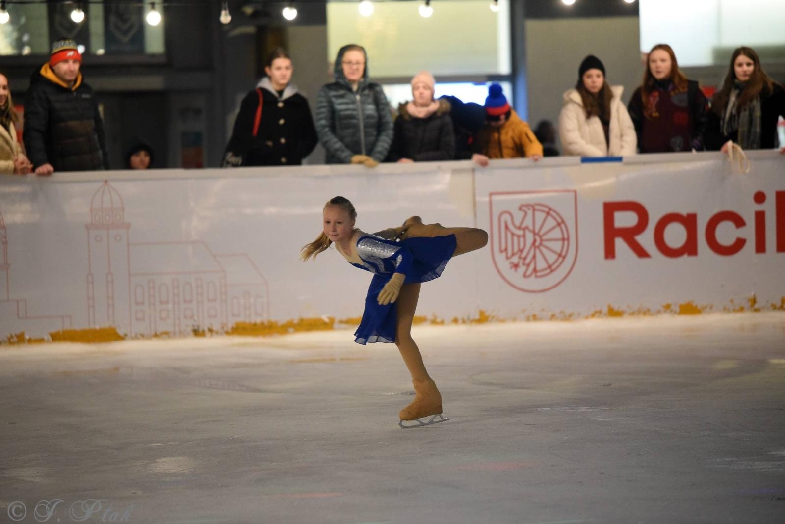 Zdjęcie w galerii na portalu naszraciborz.pl: Ice show na raciborskim Rynku [FOTO i WIDEO] wiadomości z regionu