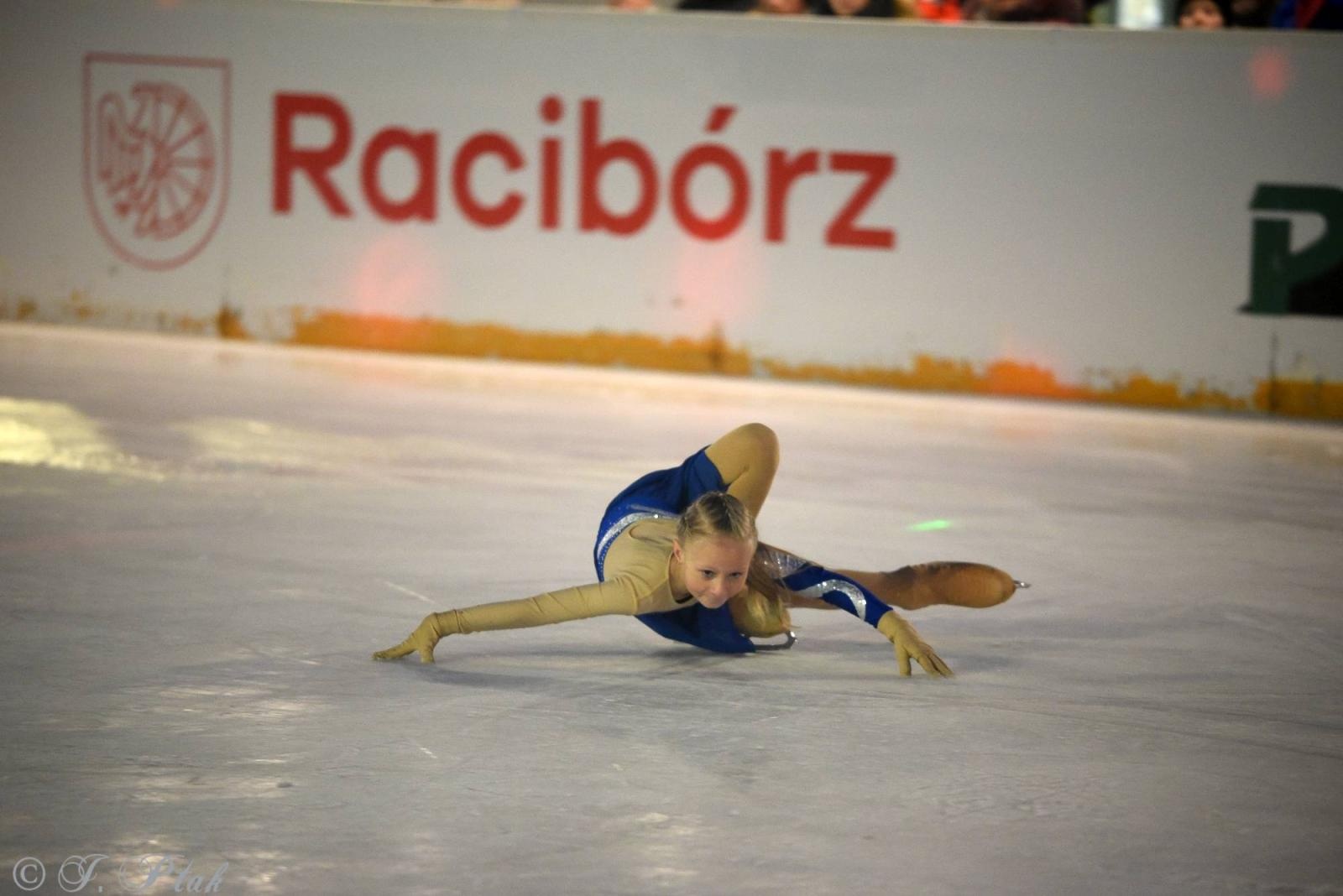 Zdjęcie w galerii na portalu naszraciborz.pl: Ice show na raciborskim Rynku [FOTO i WIDEO] wiadomości z regionu