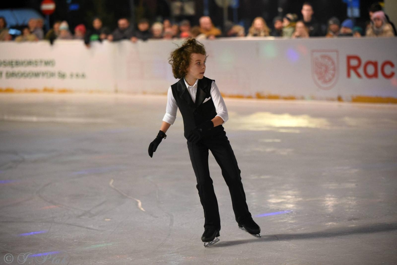 Zdjęcie w galerii na portalu naszraciborz.pl: Ice show na raciborskim Rynku [FOTO i WIDEO] wiadomości z regionu