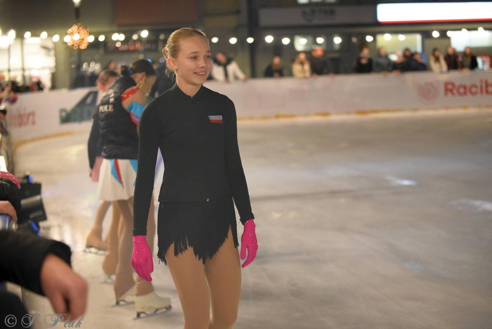 Zdjęcie w galerii na portalu naszraciborz.pl: Ice show na raciborskim Rynku [FOTO i WIDEO] wiadomości z regionu