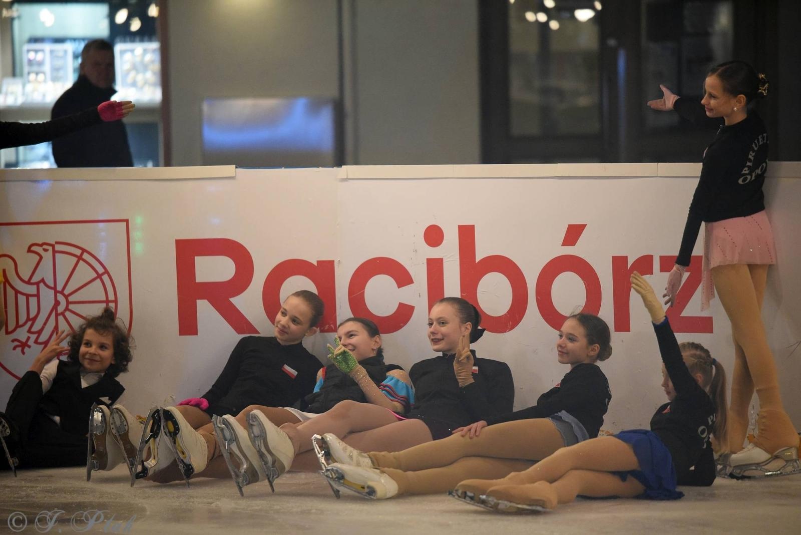 Zdjęcie w galerii na portalu naszraciborz.pl: Ice show na raciborskim Rynku [FOTO i WIDEO] wiadomości z regionu