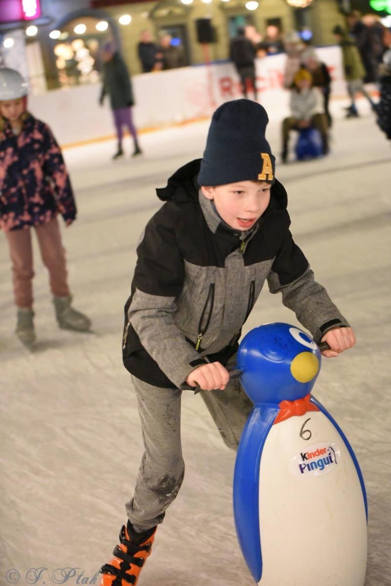 Zdjęcie w galerii na portalu naszraciborz.pl: Ice show na raciborskim Rynku [FOTO i WIDEO] wiadomości z regionu