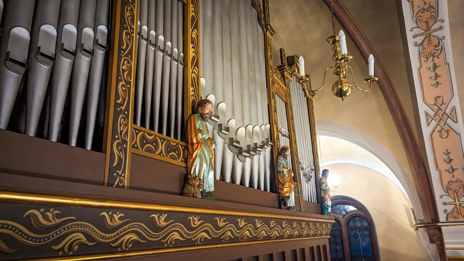 Zdjęcie w galerii na portalu naszraciborz.pl: Maestro Popławski na finał 800-lecia Krowiarek wiadomości z regionu