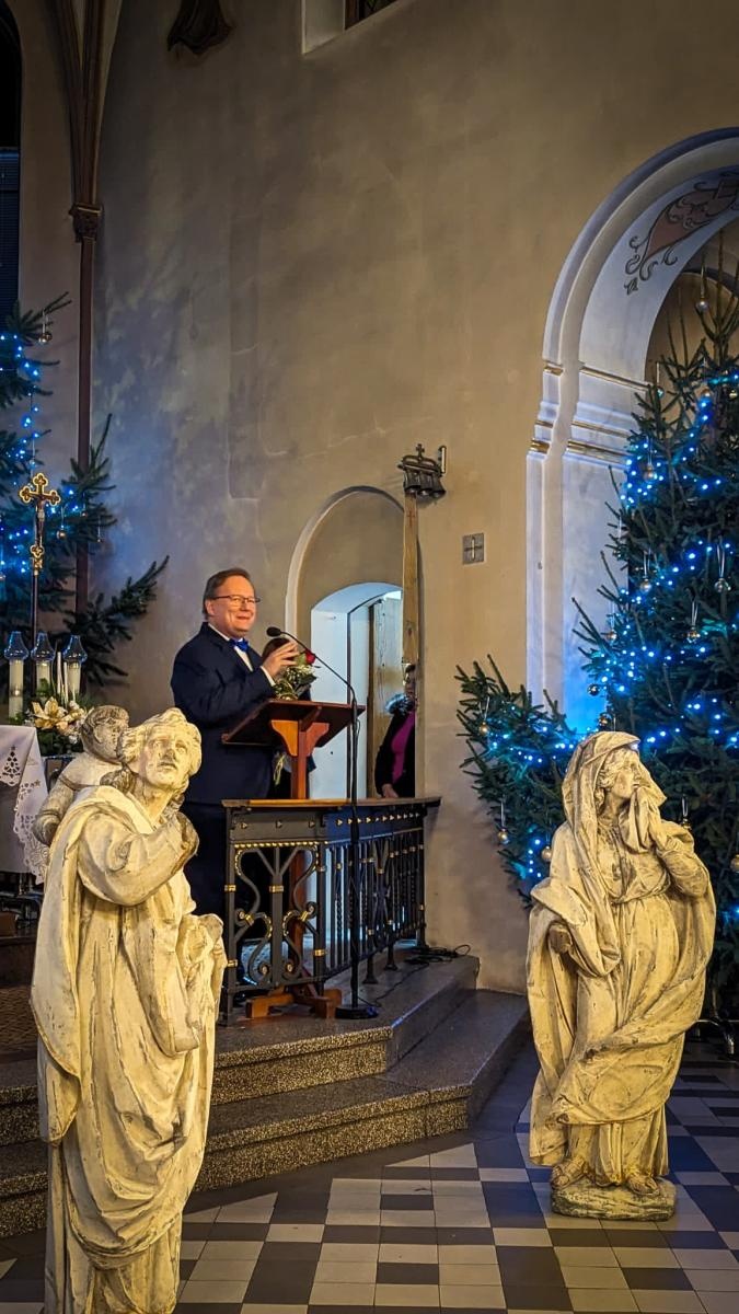 Zdjęcie w galerii na portalu naszraciborz.pl: Maestro Popławski na finał 800-lecia Krowiarek wiadomości z regionu