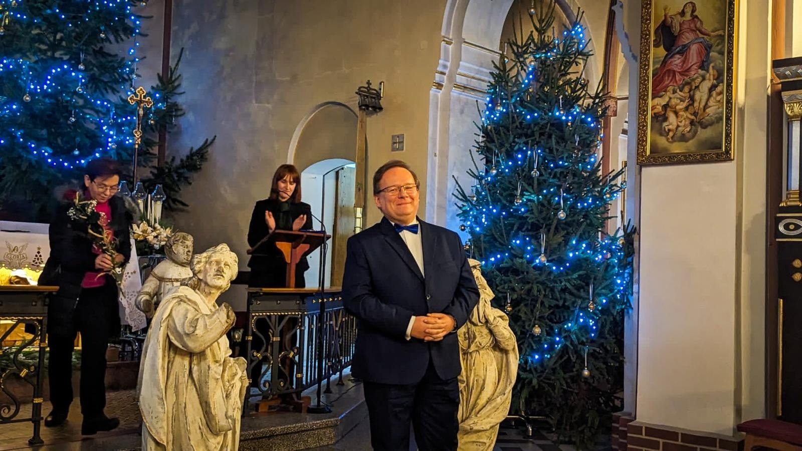 Zdjęcie w galerii na portalu naszraciborz.pl: Maestro Popławski na finał 800-lecia Krowiarek wiadomości z regionu