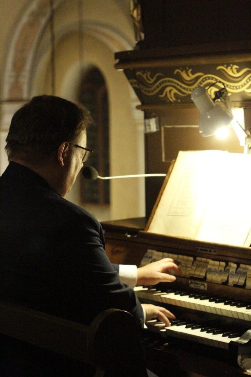 Zdjęcie w galerii na portalu naszraciborz.pl: Maestro Popławski na finał 800-lecia Krowiarek wiadomości z regionu