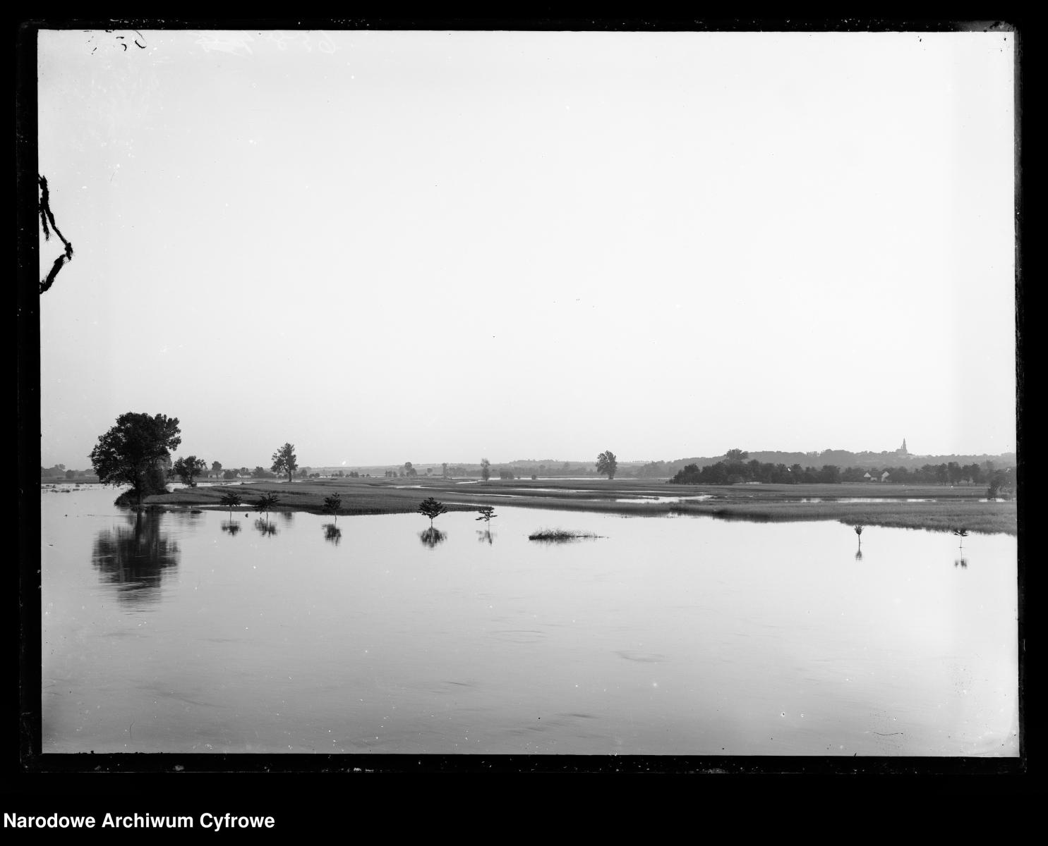 Zdjęcie w galerii na portalu naszraciborz.pl: Archiwalne przedwojenne zdjęcia Górnego Śląska. NAC próbuje ustalić, co pokazują [FOTO] wiadomości z regionu