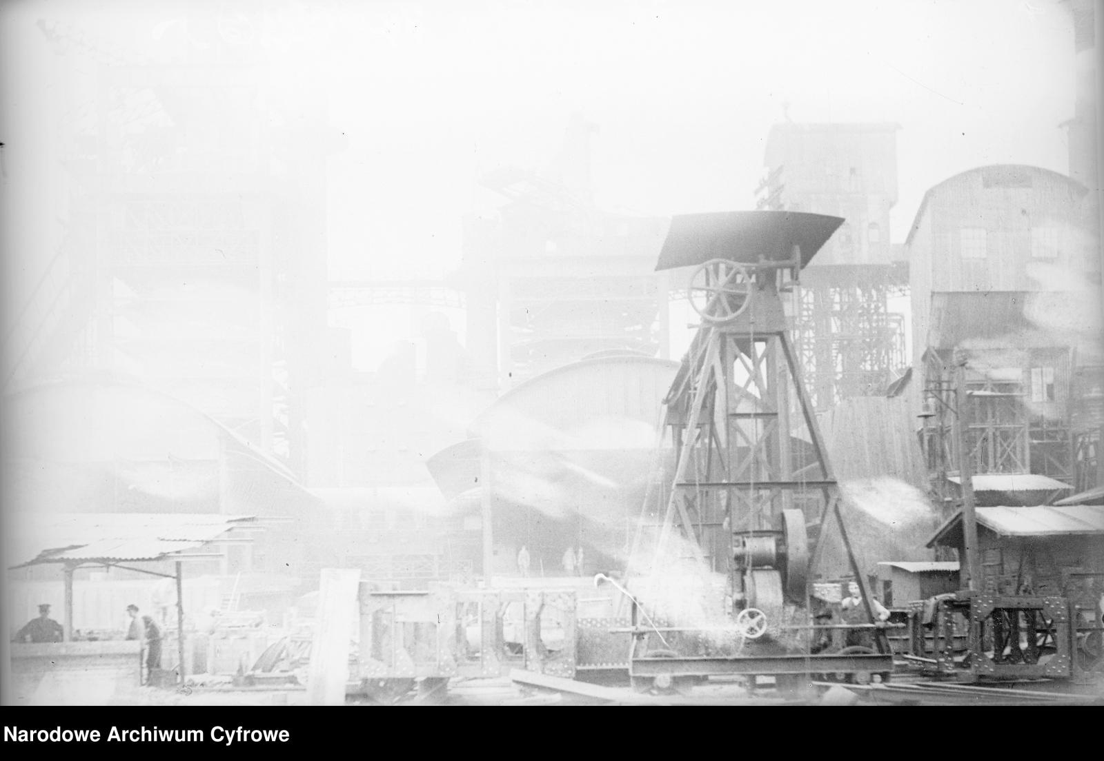 Zdjęcie w galerii na portalu naszraciborz.pl: Archiwalne przedwojenne zdjęcia Górnego Śląska. NAC próbuje ustalić, co pokazują [FOTO] wiadomości z regionu
