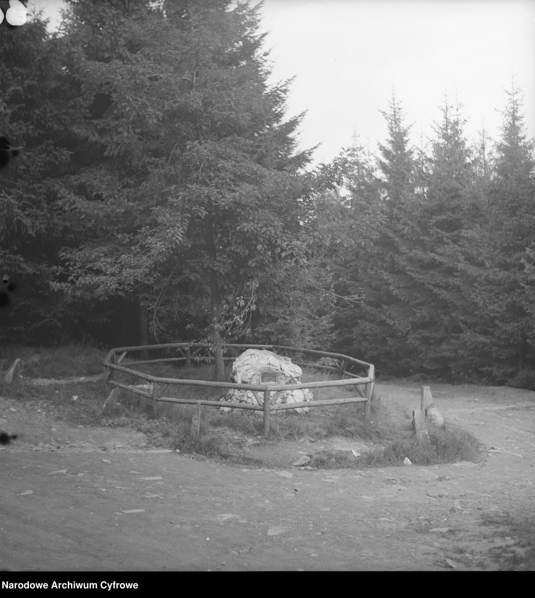 Zdjęcie w galerii na portalu naszraciborz.pl: Archiwalne przedwojenne zdjęcia Górnego Śląska. NAC próbuje ustalić, co pokazują [FOTO] wiadomości z regionu