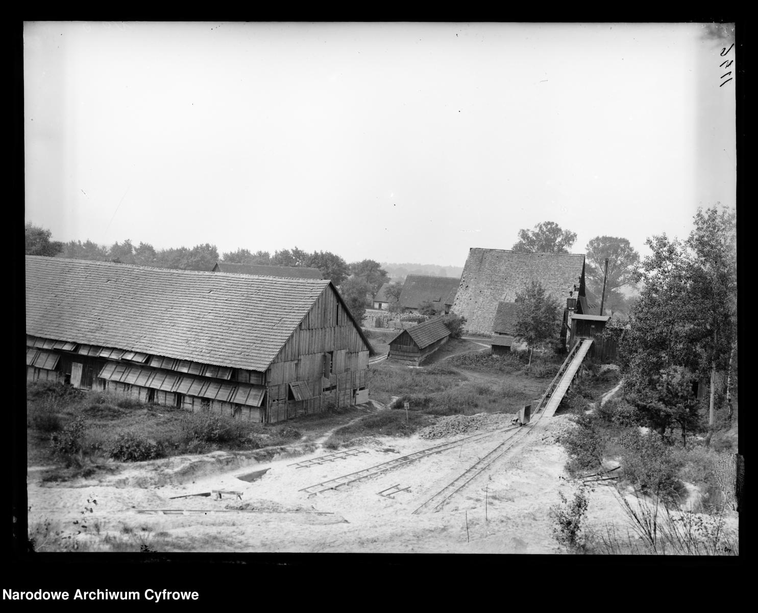 Zdjęcie w galerii na portalu naszraciborz.pl: Archiwalne przedwojenne zdjęcia Górnego Śląska. NAC próbuje ustalić, co pokazują [FOTO] wiadomości z regionu