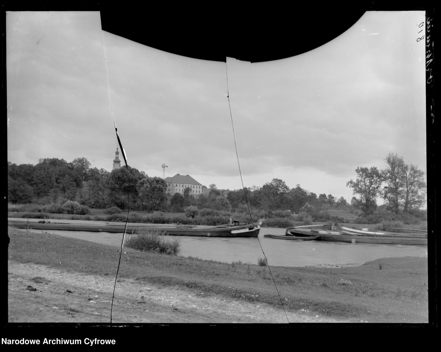 Zdjęcie w galerii na portalu naszraciborz.pl: Archiwalne przedwojenne zdjęcia Górnego Śląska. NAC próbuje ustalić, co pokazują [FOTO] wiadomości z regionu
