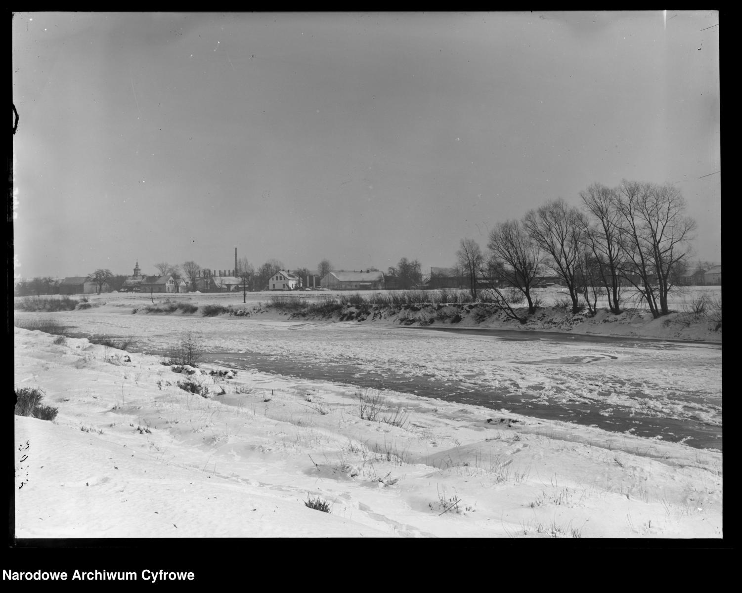 Zdjęcie w galerii na portalu naszraciborz.pl: Archiwalne przedwojenne zdjęcia Górnego Śląska. NAC próbuje ustalić, co pokazują [FOTO] wiadomości z regionu