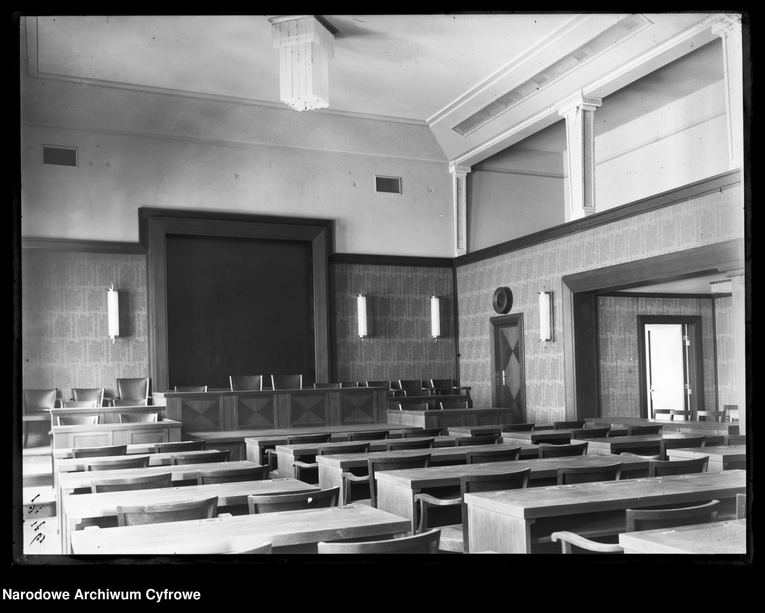 Zdjęcie w galerii na portalu naszraciborz.pl: Archiwalne przedwojenne zdjęcia Górnego Śląska. NAC próbuje ustalić, co pokazują [FOTO] wiadomości z regionu
