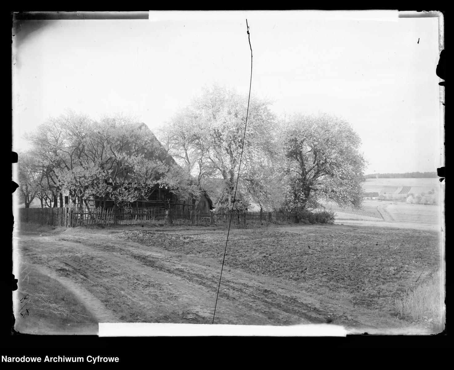 Zdjęcie w galerii na portalu naszraciborz.pl: Archiwalne przedwojenne zdjęcia Górnego Śląska. NAC próbuje ustalić, co pokazują [FOTO] wiadomości z regionu