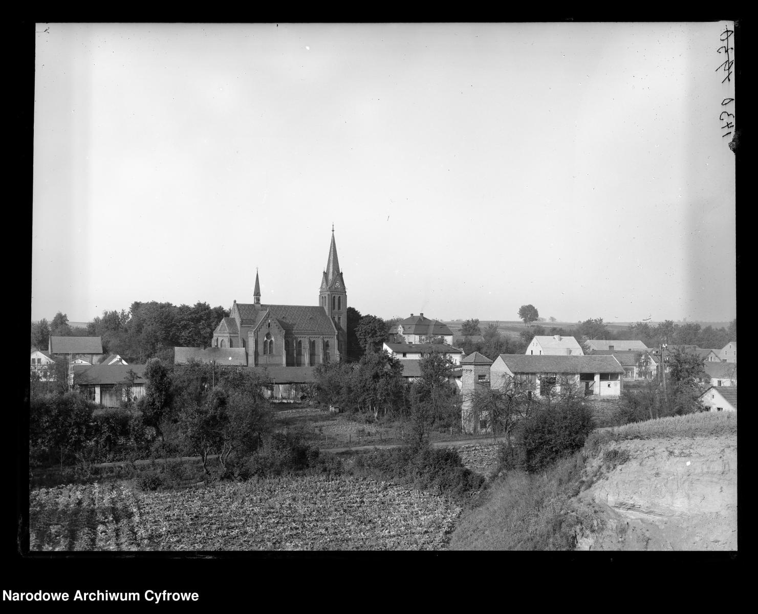 Zdjęcie w galerii na portalu naszraciborz.pl: Archiwalne przedwojenne zdjęcia Górnego Śląska. NAC próbuje ustalić, co pokazują [FOTO] wiadomości z regionu