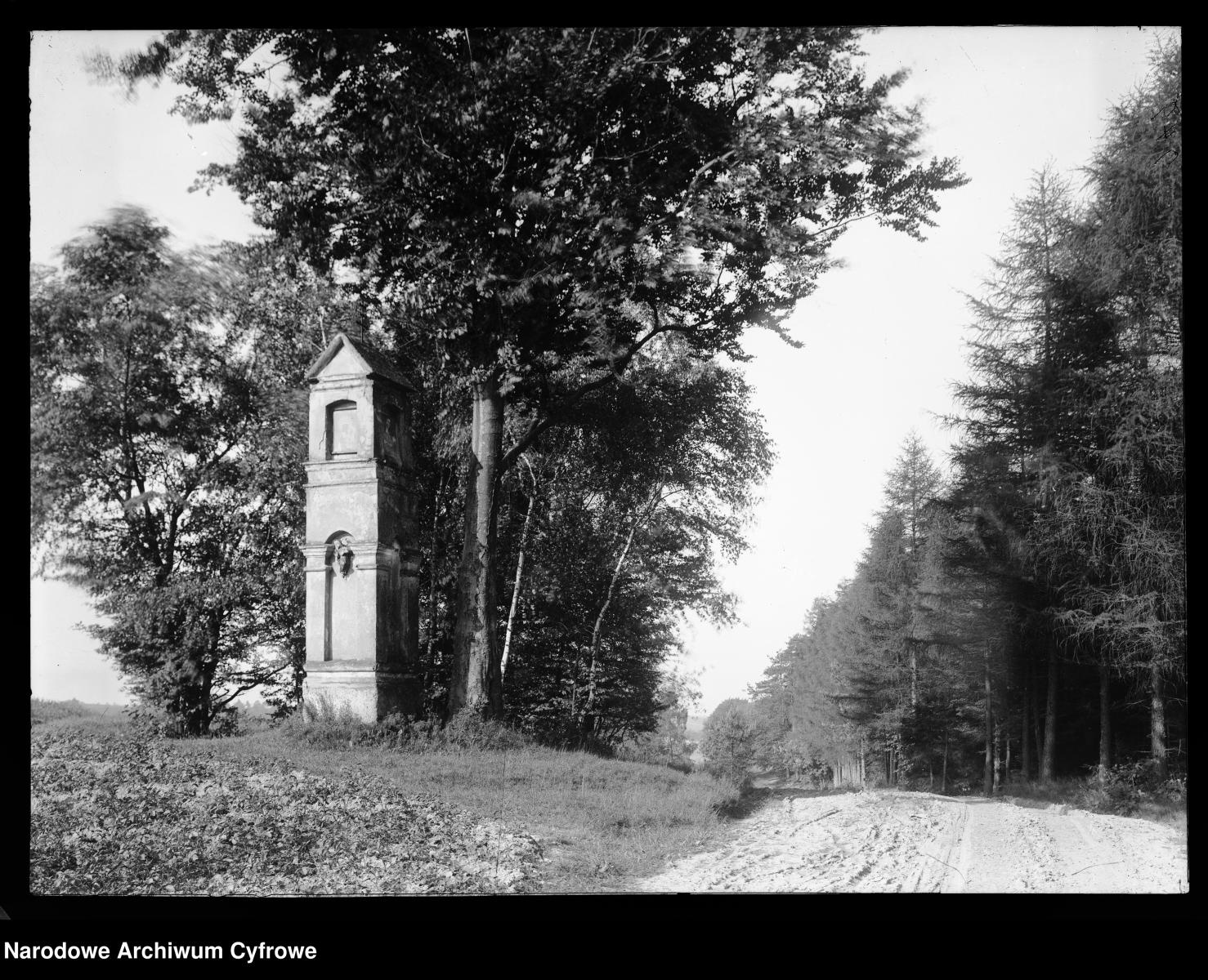Zdjęcie w galerii na portalu naszraciborz.pl: Archiwalne przedwojenne zdjęcia Górnego Śląska. NAC próbuje ustalić, co pokazują [FOTO] wiadomości z regionu