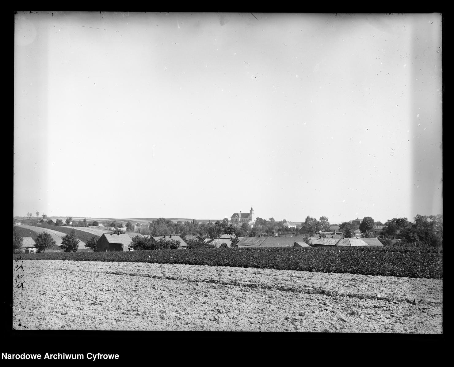Zdjęcie w galerii na portalu naszraciborz.pl: Archiwalne przedwojenne zdjęcia Górnego Śląska. NAC próbuje ustalić, co pokazują [FOTO] wiadomości z regionu