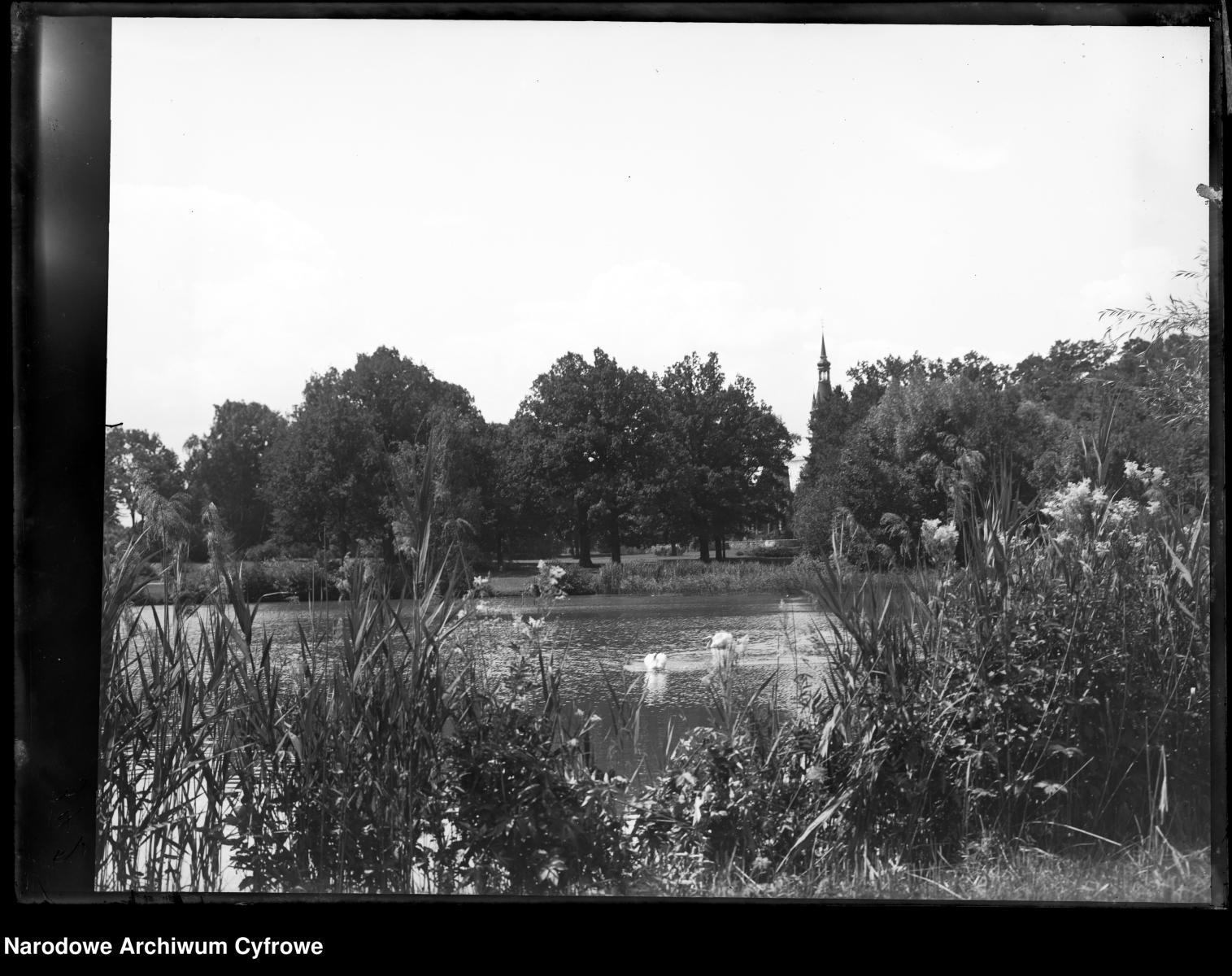 Zdjęcie w galerii na portalu naszraciborz.pl: Archiwalne przedwojenne zdjęcia Górnego Śląska. NAC próbuje ustalić, co pokazują [FOTO] wiadomości z regionu