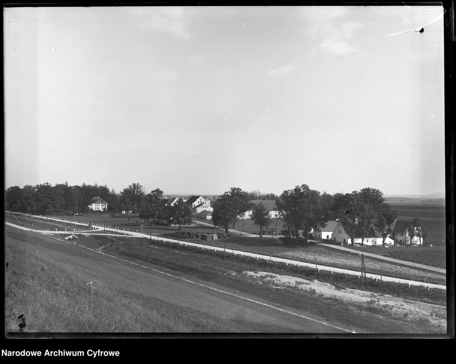 Zdjęcie w galerii na portalu naszraciborz.pl: Archiwalne przedwojenne zdjęcia Górnego Śląska. NAC próbuje ustalić, co pokazują [FOTO] wiadomości z regionu