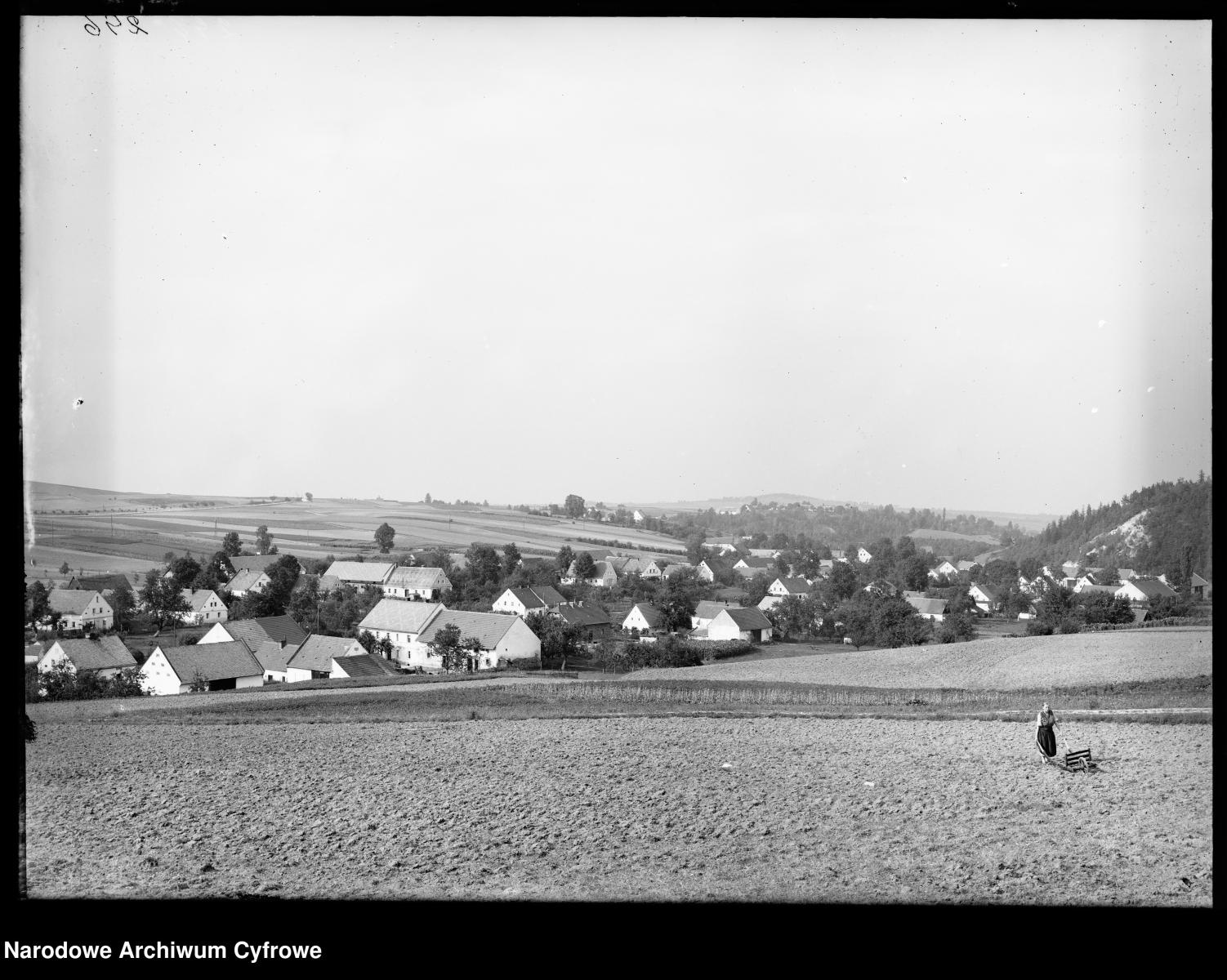 Zdjęcie w galerii na portalu naszraciborz.pl: Archiwalne przedwojenne zdjęcia Górnego Śląska. NAC próbuje ustalić, co pokazują [FOTO] wiadomości z regionu