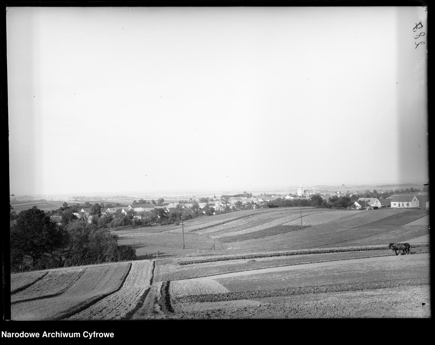 Zdjęcie w galerii na portalu naszraciborz.pl: Archiwalne przedwojenne zdjęcia Górnego Śląska. NAC próbuje ustalić, co pokazują [FOTO] wiadomości z regionu
