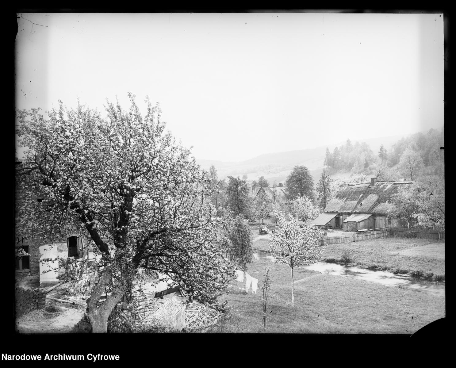 Zdjęcie w galerii na portalu naszraciborz.pl: Archiwalne przedwojenne zdjęcia Górnego Śląska. NAC próbuje ustalić, co pokazują [FOTO] wiadomości z regionu