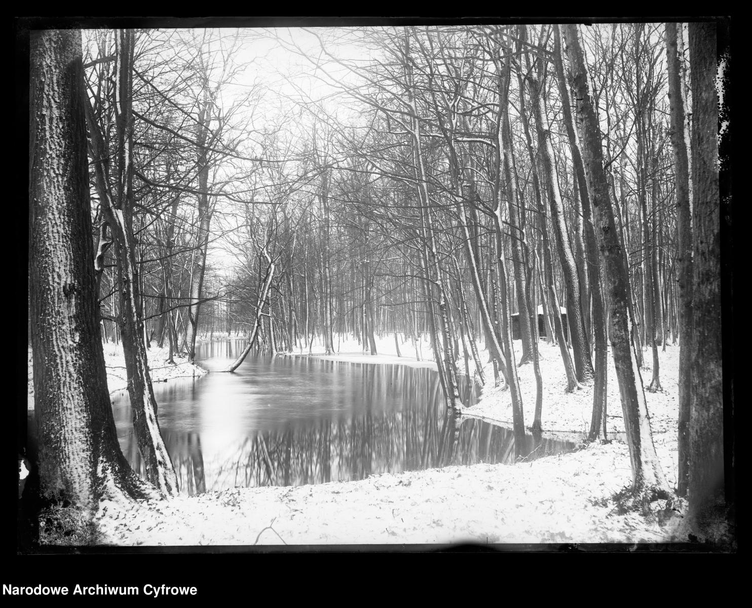 Zdjęcie w galerii na portalu naszraciborz.pl: Archiwalne przedwojenne zdjęcia Górnego Śląska. NAC próbuje ustalić, co pokazują [FOTO] wiadomości z regionu