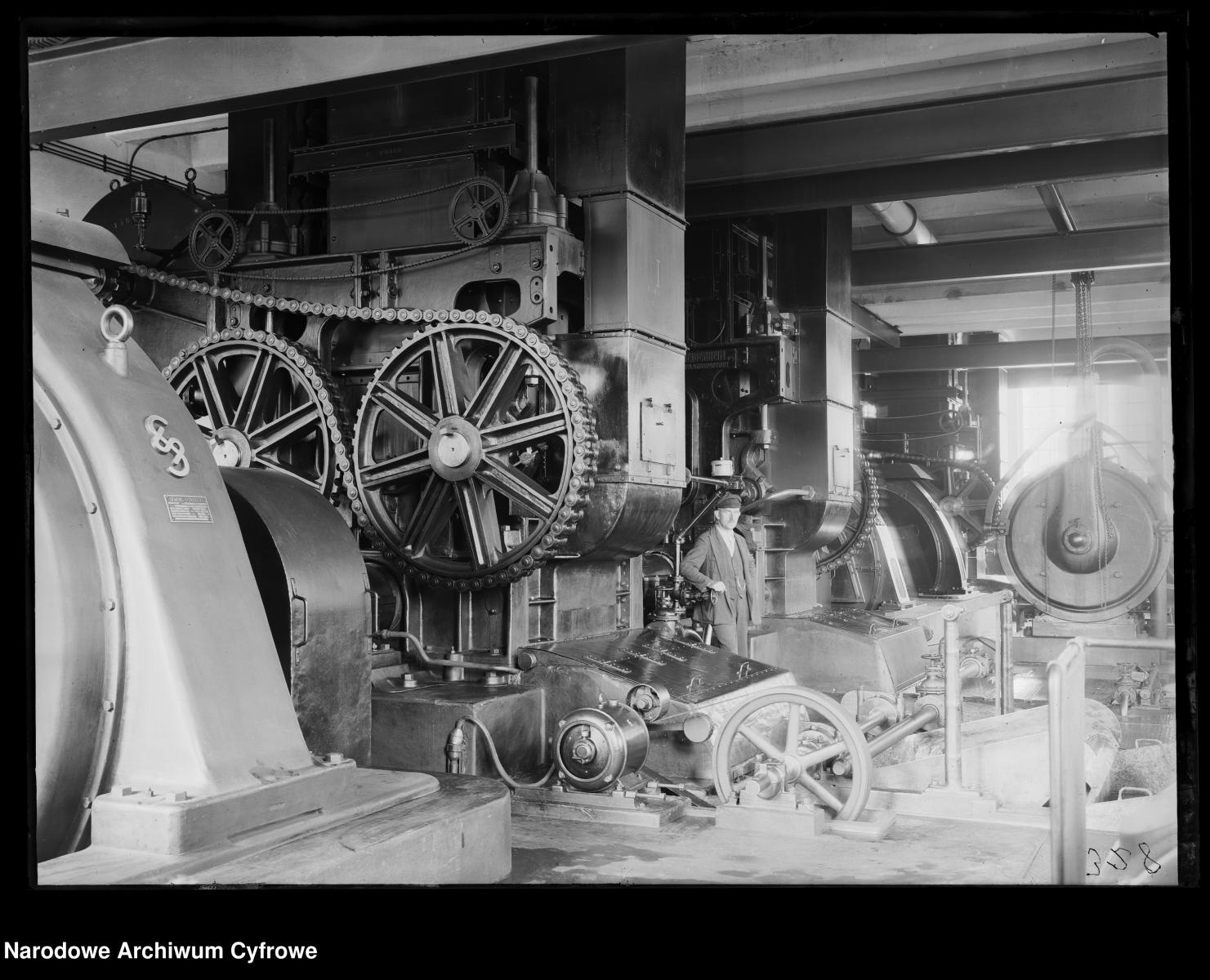 Zdjęcie w galerii na portalu naszraciborz.pl: Archiwalne przedwojenne zdjęcia Górnego Śląska. NAC próbuje ustalić, co pokazują [FOTO] wiadomości z regionu