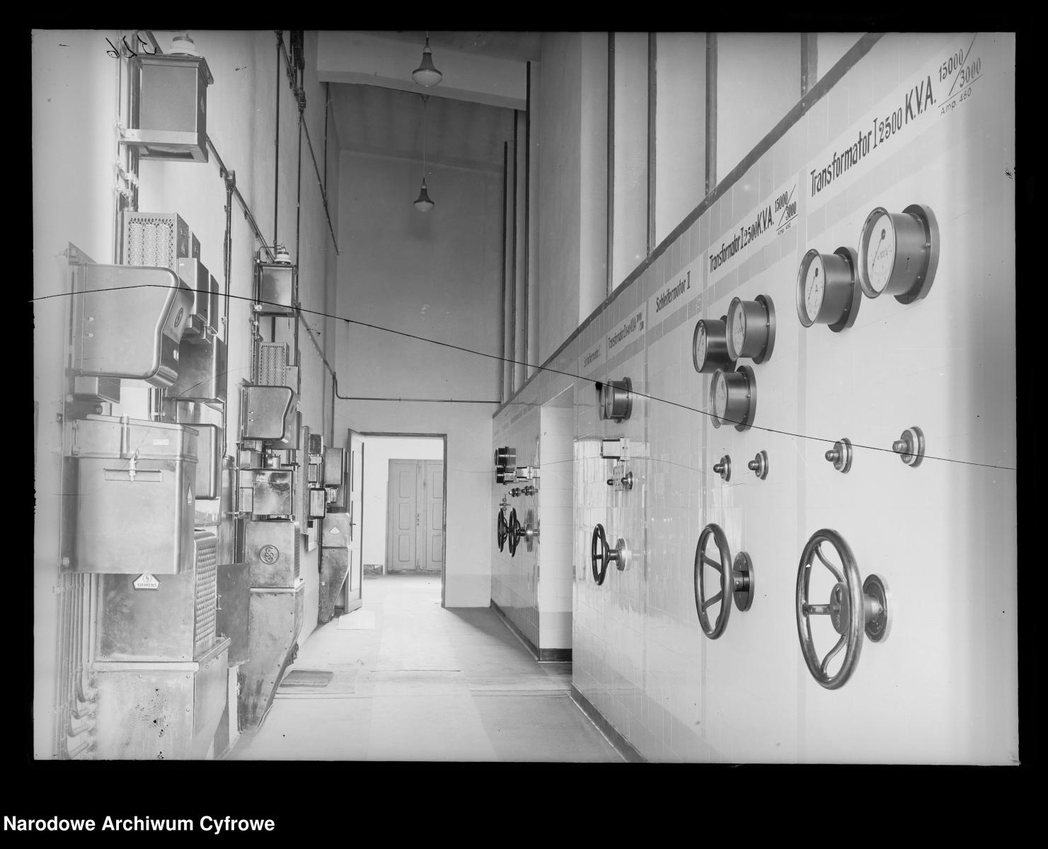 Zdjęcie w galerii na portalu naszraciborz.pl: Archiwalne przedwojenne zdjęcia Górnego Śląska. NAC próbuje ustalić, co pokazują [FOTO] wiadomości z regionu