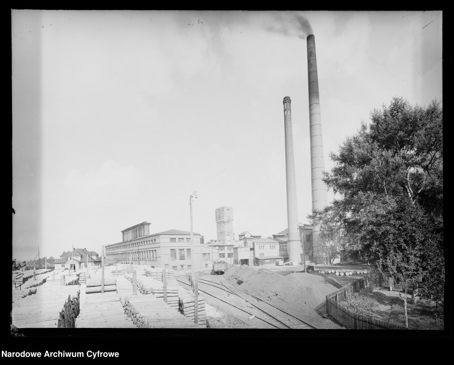 Zdjęcie w galerii na portalu naszraciborz.pl: Archiwalne przedwojenne zdjęcia Górnego Śląska. NAC próbuje ustalić, co pokazują [FOTO] wiadomości z regionu